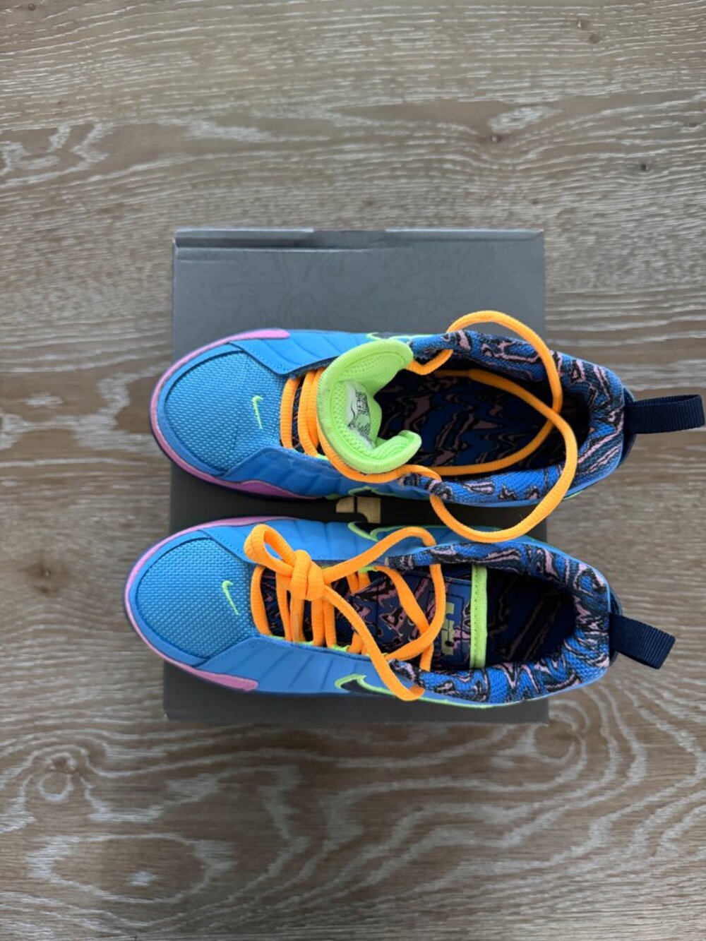 NEW IN BOX Nike Lebron Witness IX SE (PS) university blue/black shoes size 1.5Y - Picture 3 of 5